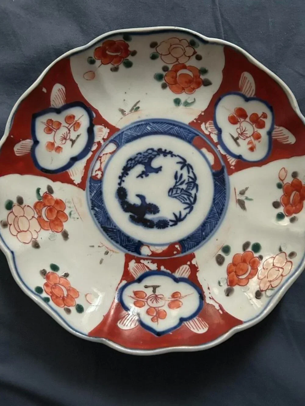 Antique Japanese Imari Scalloped Edge Plate